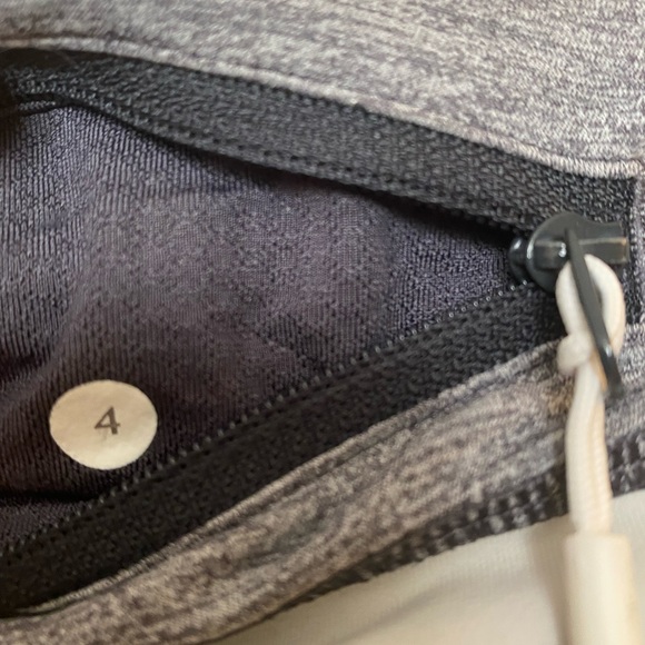 Lulu lemon inspire crop grey & white - Picture 5 of 6